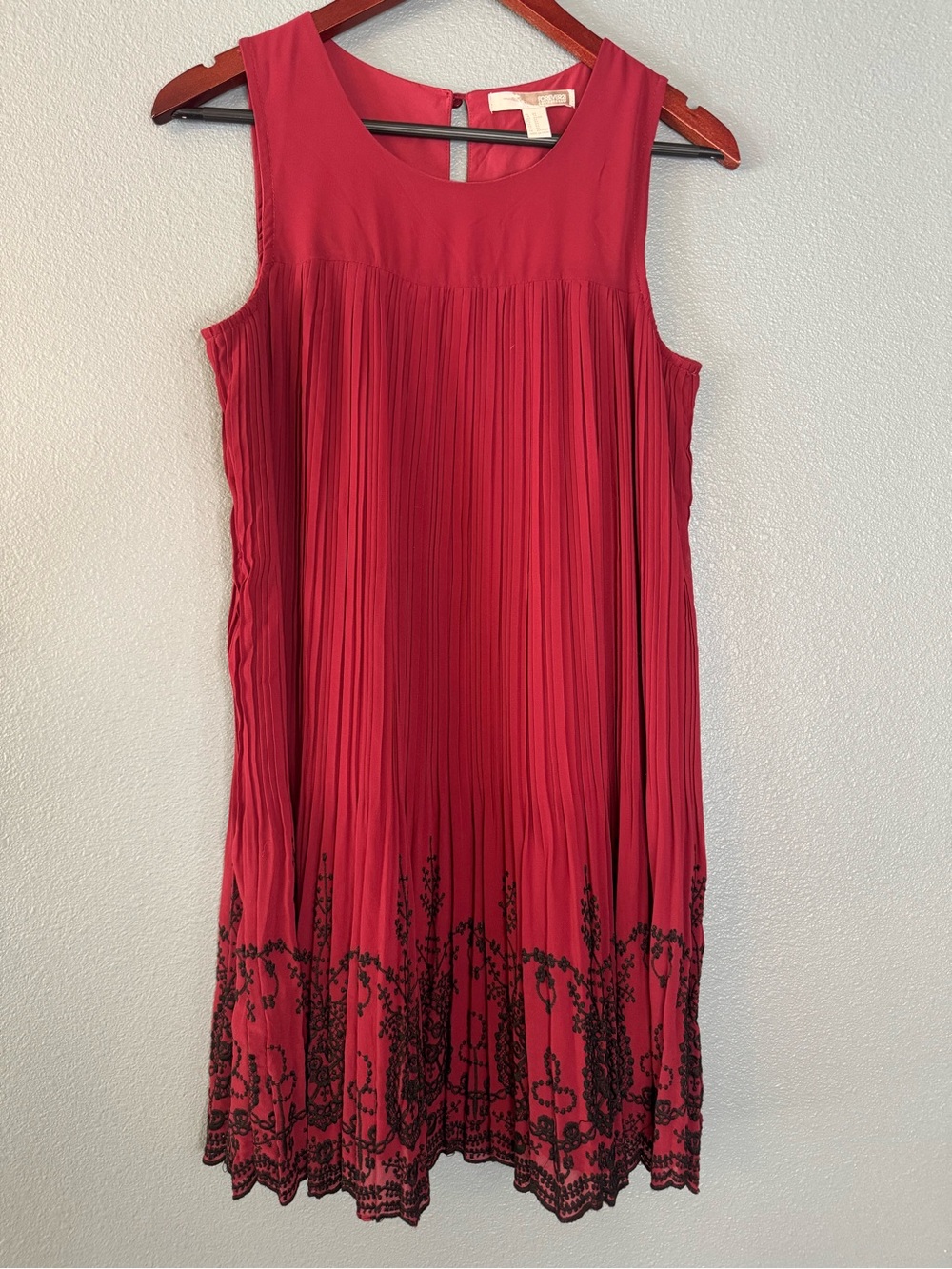Forever 21 Red Sleeveless Pleated Dress with Black Embroidered Hem